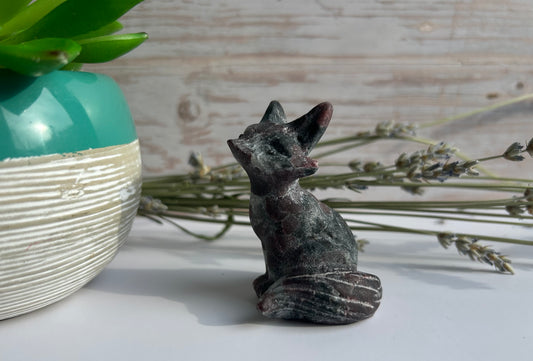 Garnet Fox Carving - Vitality Passion Grounding